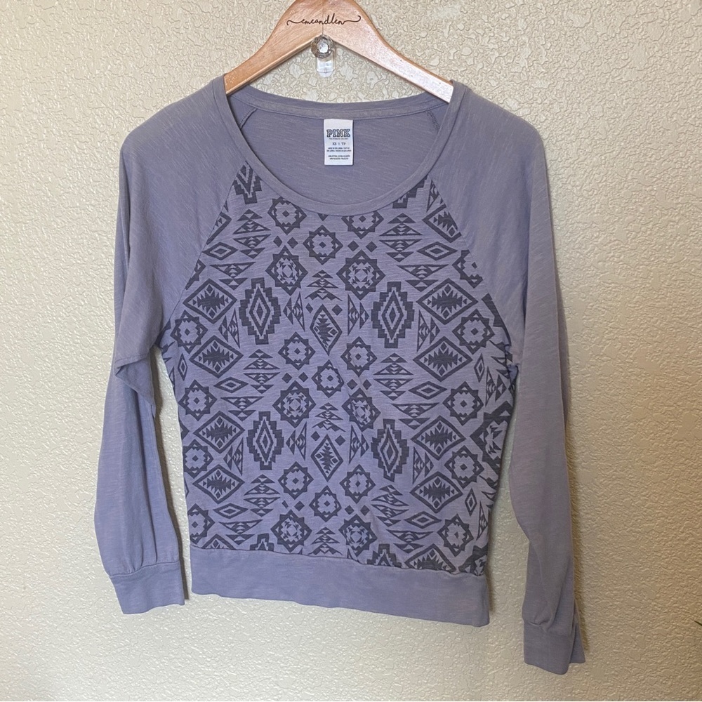 Pink by Victoria’s Secret long sleeve casual shirt Heather purple geometric